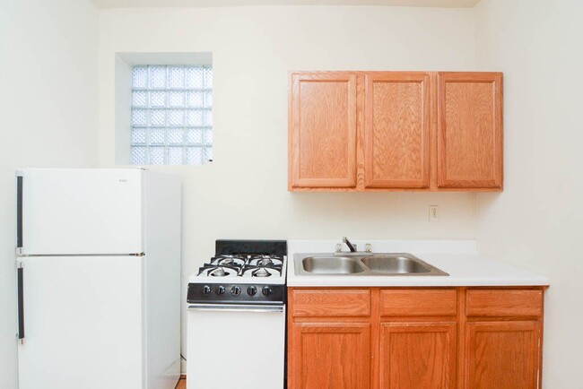 1053 W George St in Chicago, IL - Building Photo - Building Photo