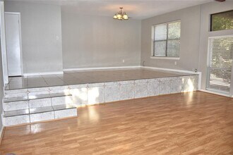 5309 Doe Valley Ln in Austin, TX - Building Photo - Building Photo