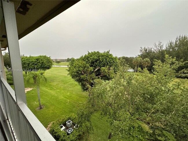1110 SW 125th Ave-Unit -403M in Pembroke Pines, FL - Building Photo - Building Photo