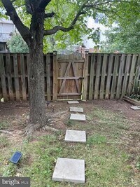 25249 Destination Square photo'