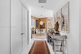 15811 Collins Ave in Sunny Isles Beach, FL - Foto de edificio - Building Photo