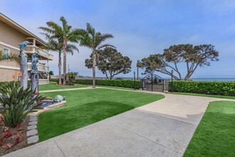 Beachfronter Townhome Apartments in Ventura, CA - Building Photo - Building Photo