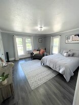 910 W 5th St in Dubuque, IA - Building Photo