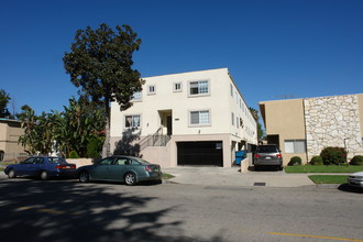 14839 Sylvan St in Van Nuys, CA - Building Photo - Building Photo