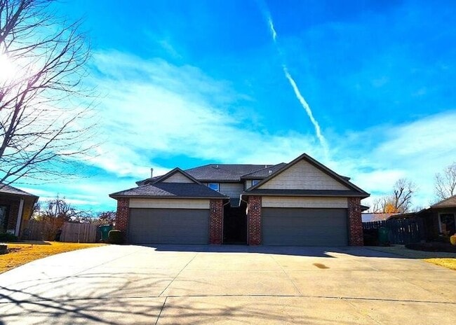 property at 13707 Oxford Dr