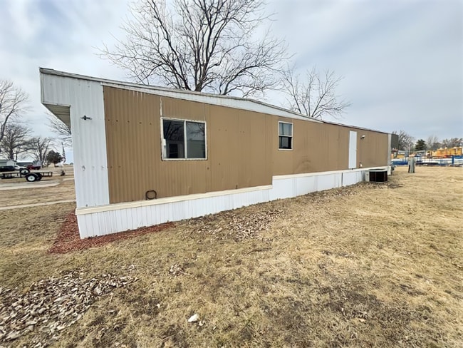 62 Village Ct in Mediapolis, IA - Building Photo - Building Photo
