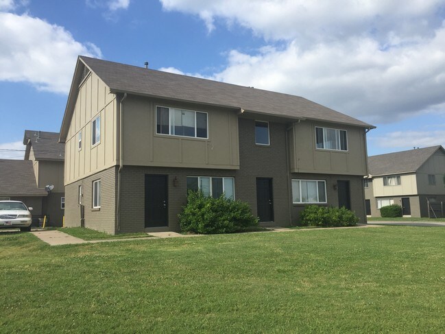 2618-2626 S 85th East Ave in Tulsa, OK - Foto de edificio - Building Photo