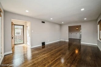 325 Fairbanks Pl in Munster, IN - Building Photo - Building Photo