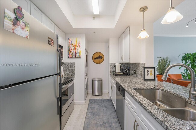 property at 2000 N Bayshore Dr