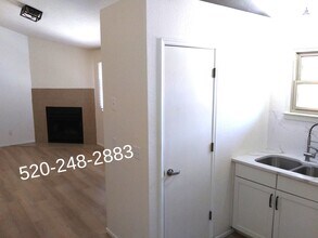 2512 E Eastland St, Unit 2512 in Tucson, AZ - Foto de edificio - Building Photo