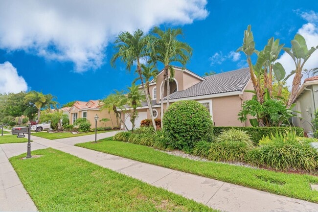 23330 Torre Cir in Boca Raton, FL - Building Photo - Building Photo
