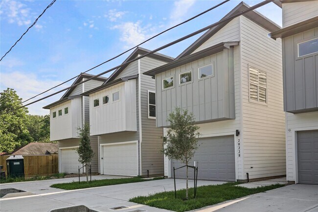 2022 Thonig Rd in Houston, TX - Building Photo - Building Photo