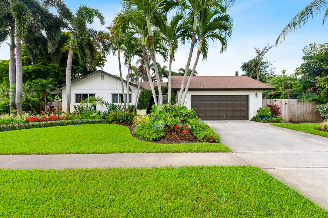 556 SW 24th Ave in Boynton Beach, FL - Building Photo