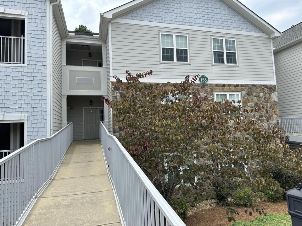 158 Gallery Dr in Spring Lake, NC - Building Photo