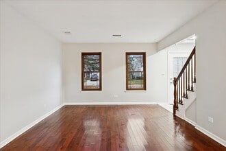 20 S Parliament Way in Mundelein, IL - Building Photo - Building Photo