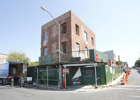 137-43 N 10th St in Brooklyn, NY - Foto de edificio - Building Photo