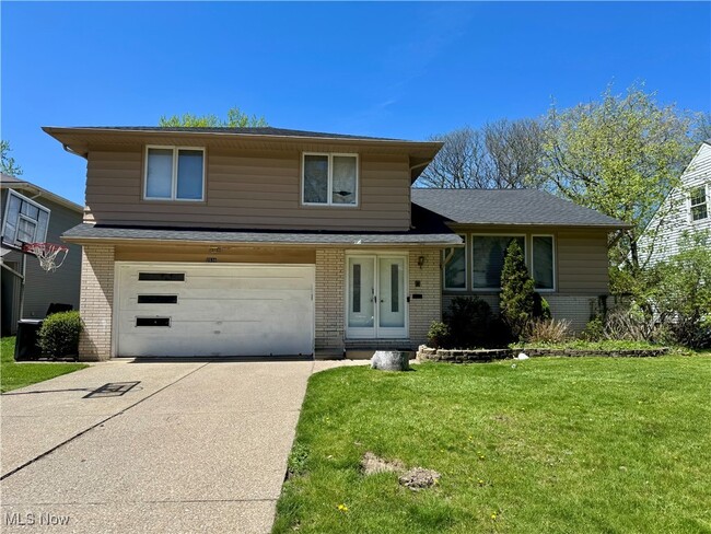 property at 2536 Lafayette Dr