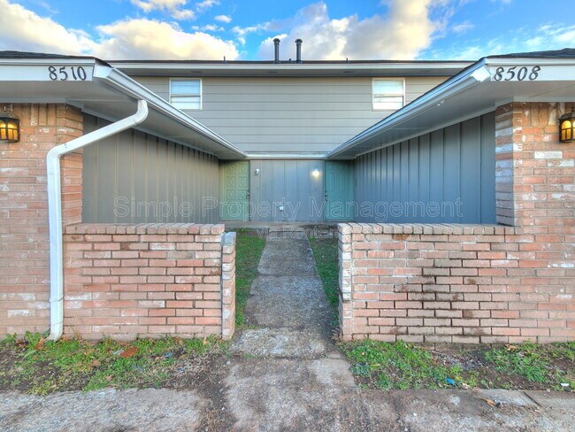 8510 Candlewood Dr in Oklahoma City, OK - Building Photo - Building Photo