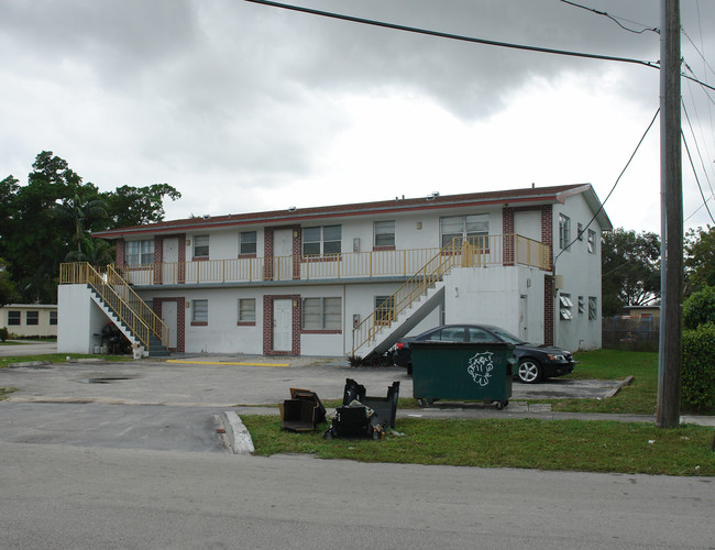 6101 Garfield St in Hollywood, FL - Foto de edificio - Building Photo