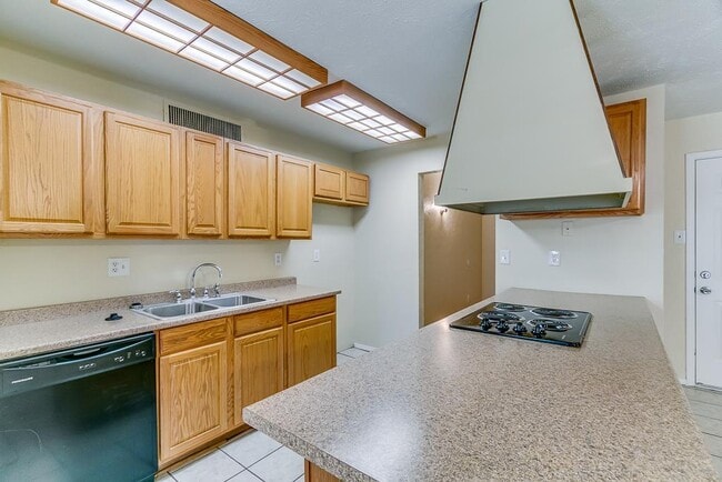 14507 Flair Dr in Houston, TX - Building Photo - Building Photo