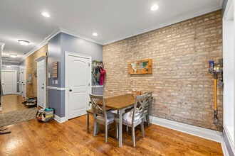 5219 N Winthrop Ave, Unit 2N in Chicago, IL - Building Photo - Building Photo
