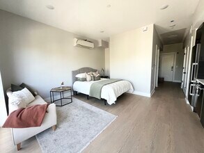 872 Broadway, Unit 205 in Somerville, MA - Building Photo - Building Photo