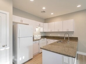 1701 S Dandelion St, Unit 3 in Pahrump, NV - Building Photo - Building Photo