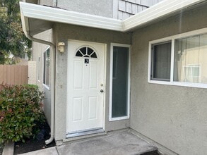 2404 Yorkton Ave in Modesto, CA - Building Photo - Building Photo