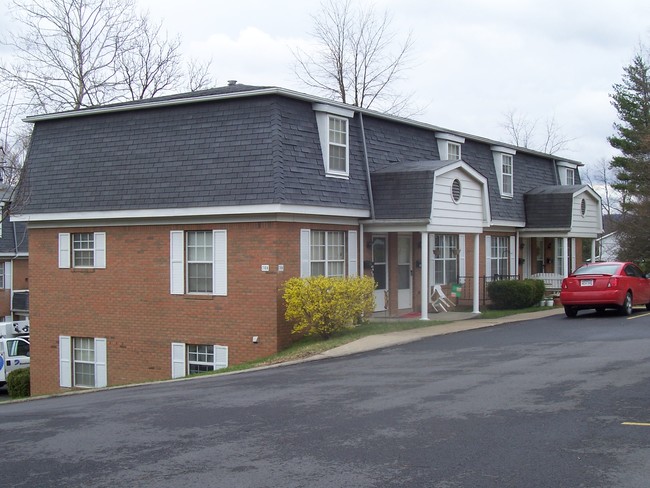 Jamestowne Village in Bridgeport, WV - Building Photo - Building Photo