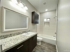 7107 N 59th Ln, Unit 2 in McAllen, TX - Building Photo - Building Photo