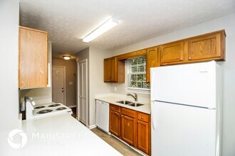 42 Swan Dr in Hiram, GA - Building Photo - Building Photo