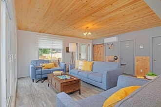 56 Rue Charette in Val-des-monts, QC - Building Photo - Building Photo