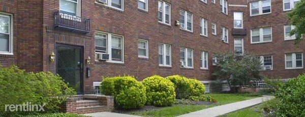 144 W Allens Ln in Philadelphia, PA - Building Photo