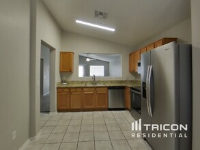 97 E Coral Bean Dr in San Tan Valley, AZ - Building Photo - Building Photo