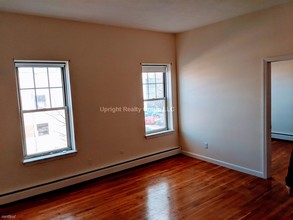 176 N Beacon St-Unit -Apt 21 in Boston, MA - Building Photo - Building Photo