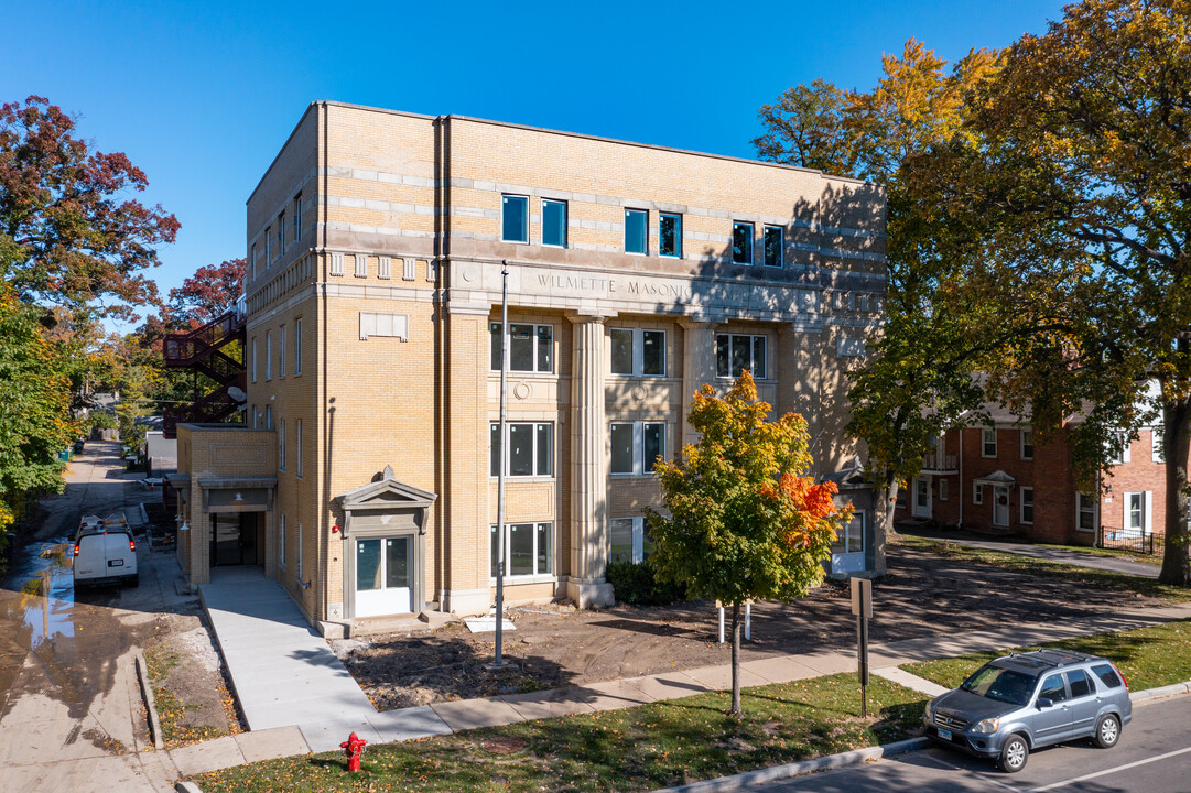 The 1010 on Central in Wilmette, IL - Building Photo