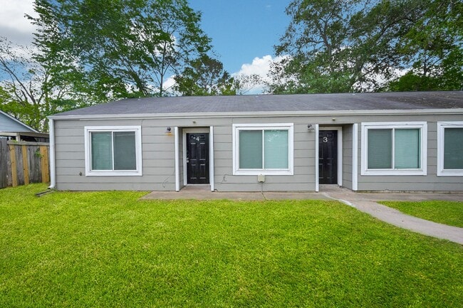 property at 506 N 3rd St