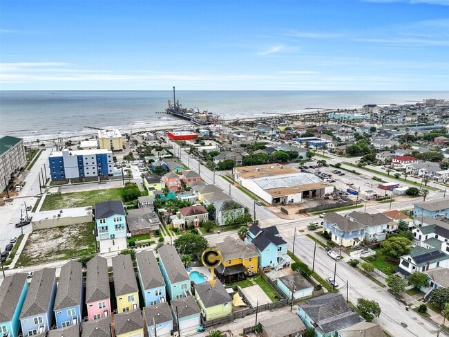 property at 2324 Bernardo De Galvez Ave