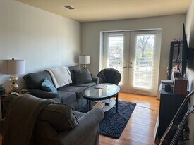 5630 Pershing Ave, Unit 35 in St. Louis, MO - Building Photo