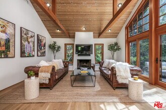 27 Latimer Rd in Santa Monica, CA - Building Photo - Building Photo