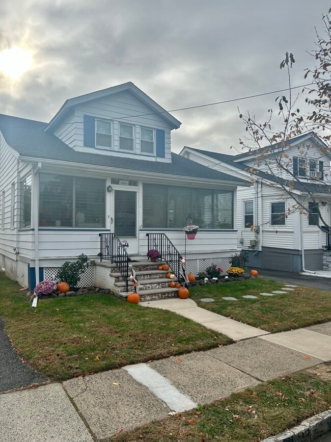 19 Rose Ave in Springfield, NJ - Building Photo - Building Photo