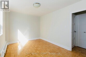490 Eglinton Ave E in Toronto, ON - Building Photo - Building Photo