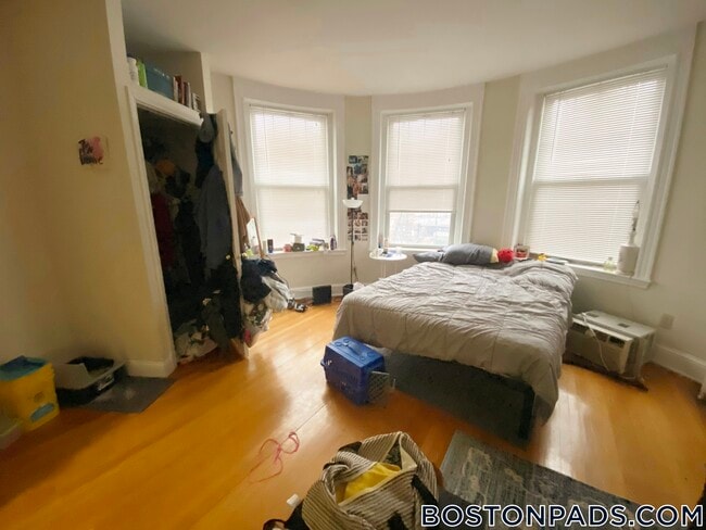 1232 Beacon St in Brookline, MA - Building Photo - Building Photo