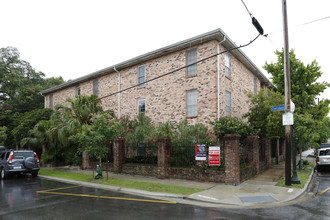 7500 Maple St in New Orleans, LA - Building Photo - Primary Photo