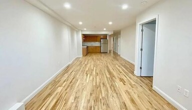 3217-3223 Pearsall Ave in Bronx, NY - Building Photo - Interior Photo