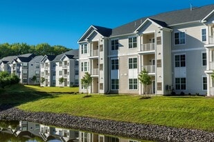 The Residences at Crosstree in Freeport, ME - Building Photo