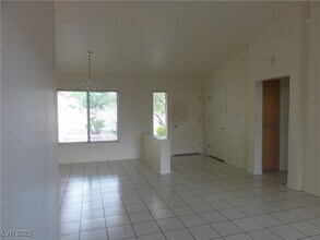 2730 Darby Falls Dr in Las Vegas, NV - Building Photo - Building Photo