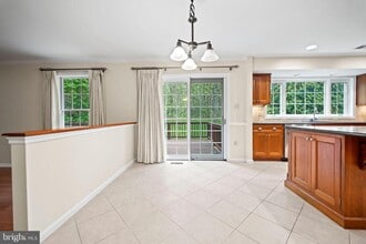 10317 HICKORY Dr in Vienna, VA - Building Photo - Building Photo