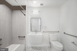 2101 Washington Ave in Philadelphia, PA - Foto de edificio - Building Photo