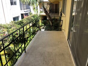 1317 N Sweetzer Ave in West Hollywood, CA - Building Photo - Building Photo